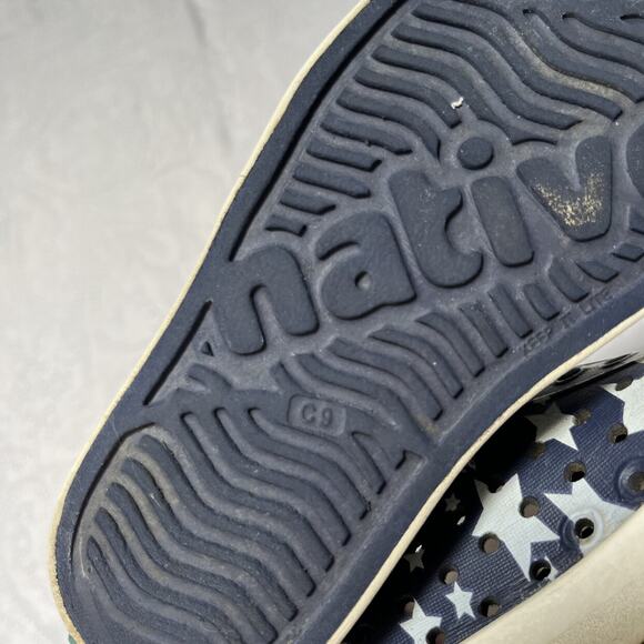 Native Jefferson Star Print Sneakers Size 9 - Picture 11 of 12